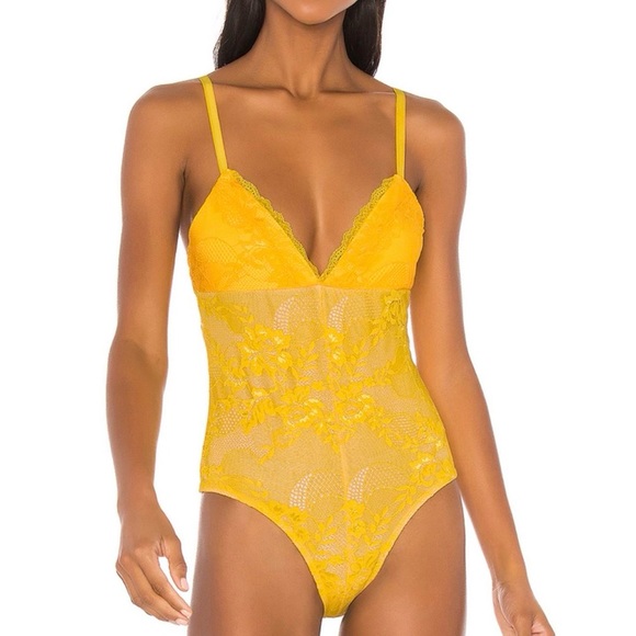 NBD Emery Bodysuit - Picture 2 of 6